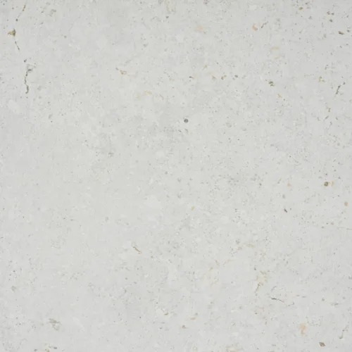 Dekton Polar hvid Dekton bordplade i køkken