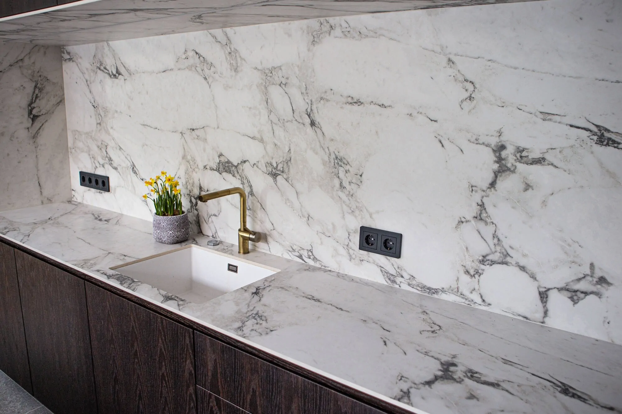Marazzi Calacatta Extra — keraamika töötasapind