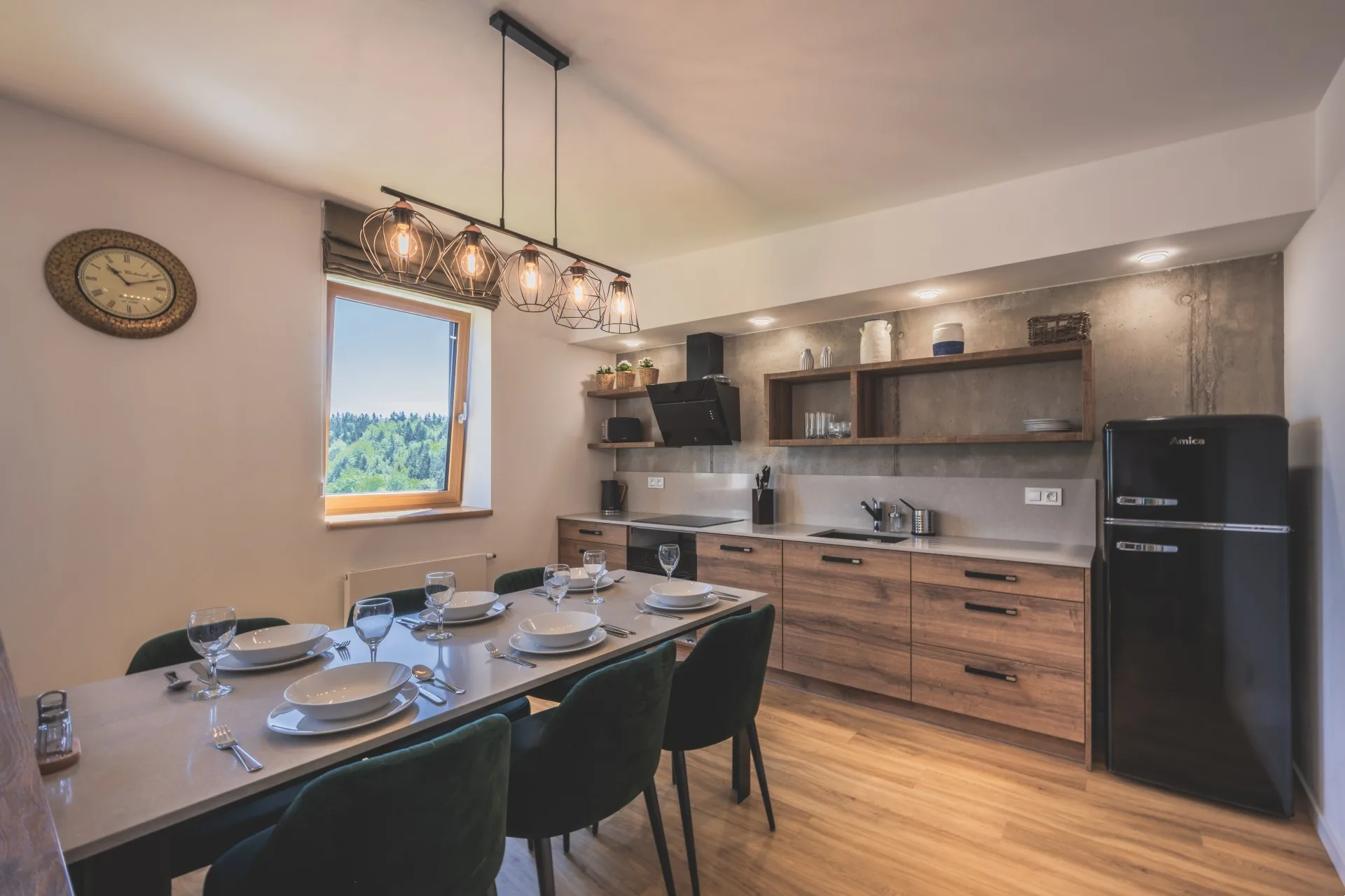 Kitchen with Technistone Noble Troya quartz worktops
